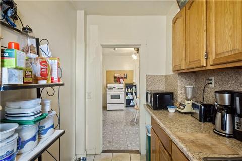32 Dean St, Woonsocket, RI 02895 photo 4