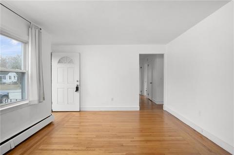 6 Parsonage Dr, Warwick, RI 02889 photo 4