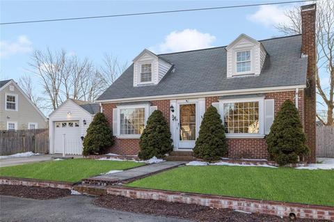 3 Barber Ave, Warwick, RI 02886 photo 1