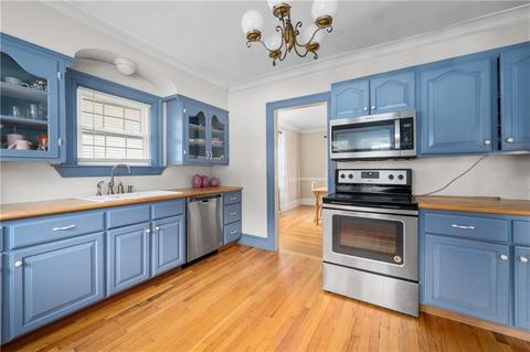 109 Gaskill St, Woonsocket, RI 02895 photo 4