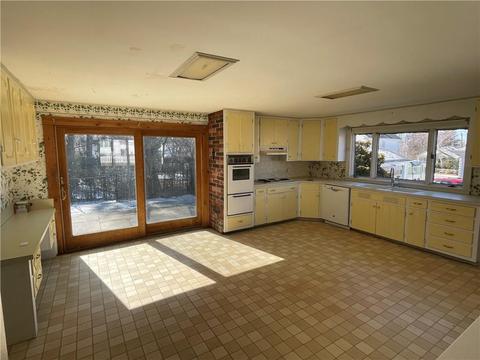 39 John St, Westerly, RI 02891 photo 5