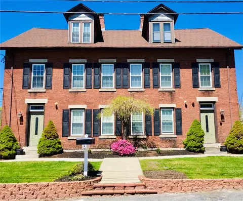 2 Brayton Ct, Cumberland, RI 02864 photo 1