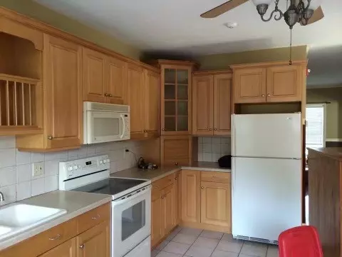 2 Brayton Ct, Cumberland, RI 02864 photo 2