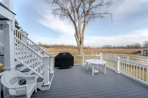 87 Winnapaug Rd, Westerly, RI 02891 photo 4