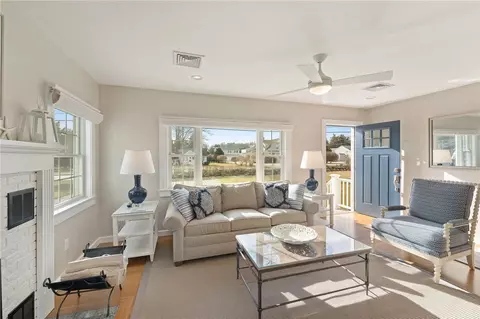 87 Winnapaug Rd, Westerly, RI 02891 photo 9
