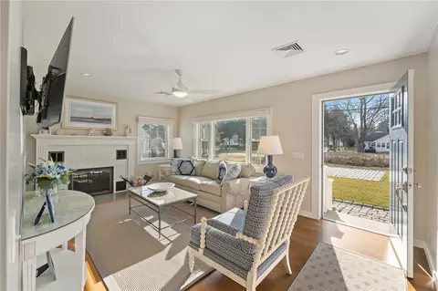 87 Winnapaug Rd, Westerly, RI 02891 photo 11