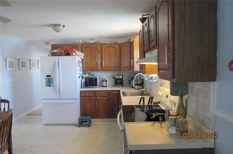 22 Carey Ct, Woonsocket, RI 02895 photo 3