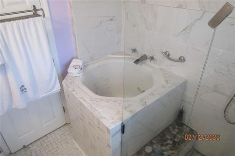 22 Carey Ct, Woonsocket, RI 02895 photo 5