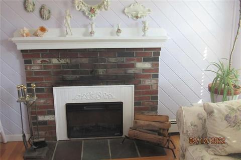 22 Carey Ct, Woonsocket, RI 02895 photo 9