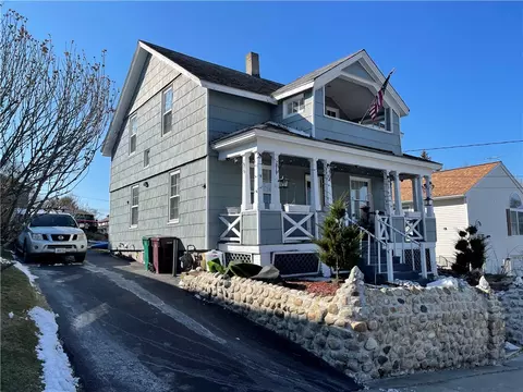 93 Aylsworth Ave, Woonsocket, RI 02895 photo 2