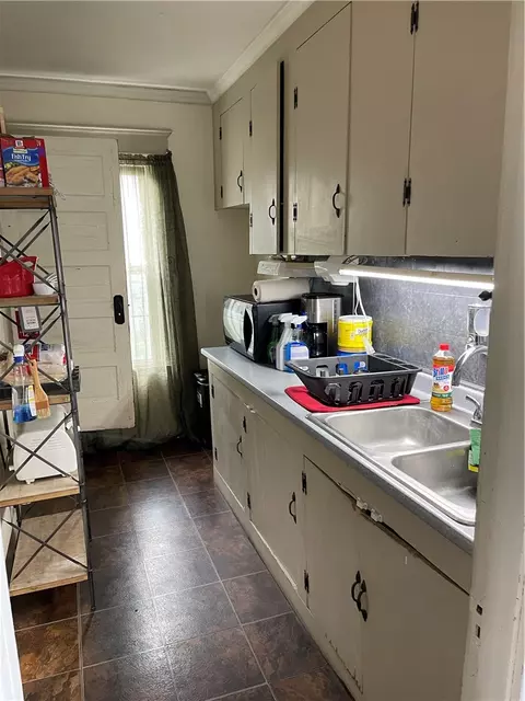 93 Aylsworth Ave, Woonsocket, RI 02895 photo 5
