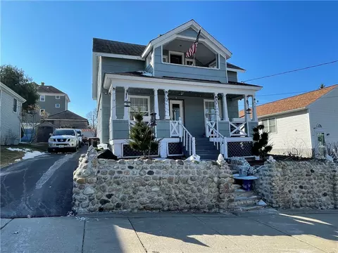 93 Aylsworth Ave, Woonsocket, RI 02895 photo 1