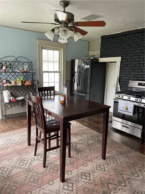 93 Aylsworth Ave, Woonsocket, RI 02895 photo 4