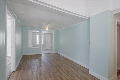 70 State St, Warwick, RI 02889 photo 3