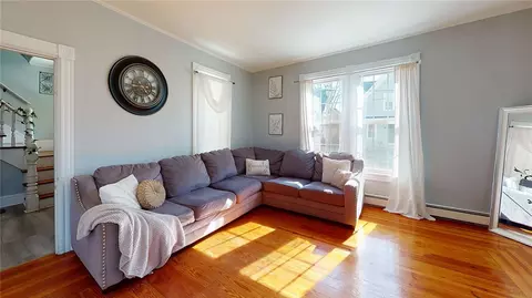 39 Bernice Ave, Woonsocket, RI 02895 photo 3