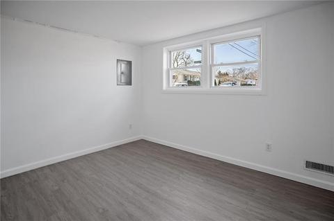 10 Ormond Dr, East Providence, RI 02915 photo 18