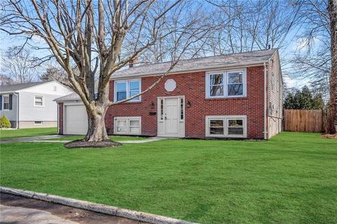 10 Ormond Dr, East Providence, RI 02915 photo 2