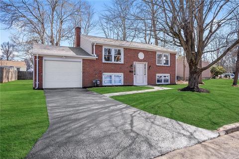 10 Ormond Dr, East Providence, RI 02915 photo 1