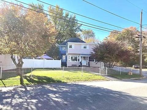 207 Mowry St, Woonsocket, RI 02895 photo 23