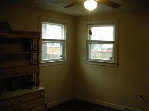 39 Waterman Ave, Warwick, RI 02889 photo 6