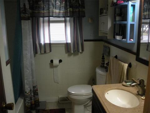 39 Waterman Ave, Warwick, RI 02889 photo 4