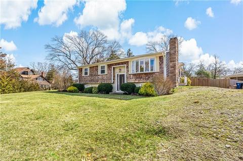 170 Oak Tree Ave, Warwick, RI 02886 photo 1