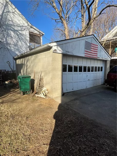 7 Lewis St, Woonsocket, RI 02895 photo 4