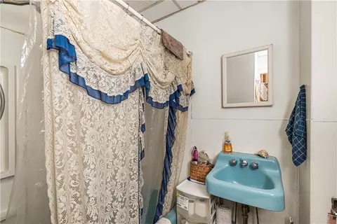 7 Lewis St, Woonsocket, RI 02895 photo 11