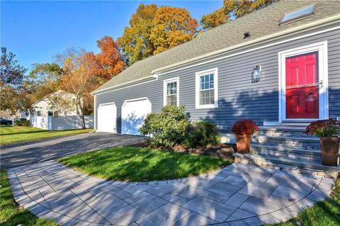 8 Greg Dr, Warren, RI 02885 photo 2