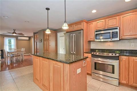 8 Greg Dr, Warren, RI 02885 photo 10