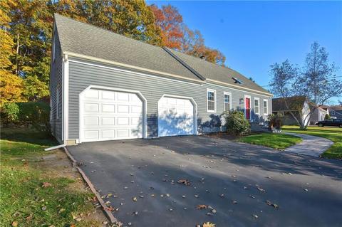 8 Greg Dr, Warren, RI 02885 photo 3