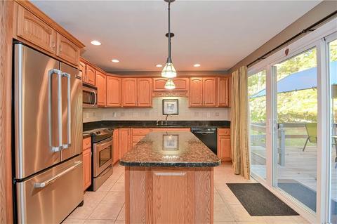 8 Greg Dr, Warren, RI 02885 photo 7