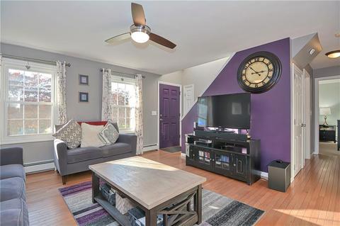 8 Greg Dr, Warren, RI 02885 photo 4
