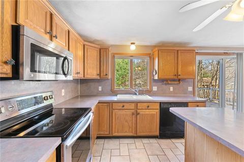 5 Cote Ct, Coventry, RI 02816 photo 4