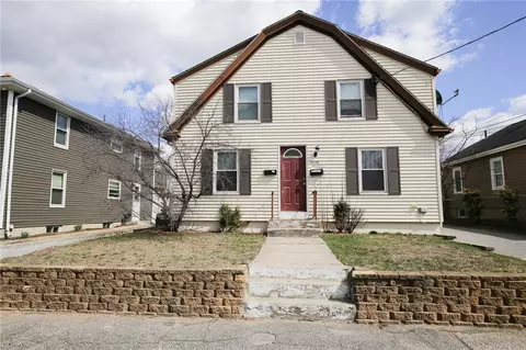 27 Everett St, Pawtucket, RI 02861 photo 1
