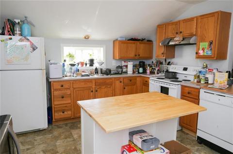 27 Everett St, Pawtucket, RI 02861 photo 4