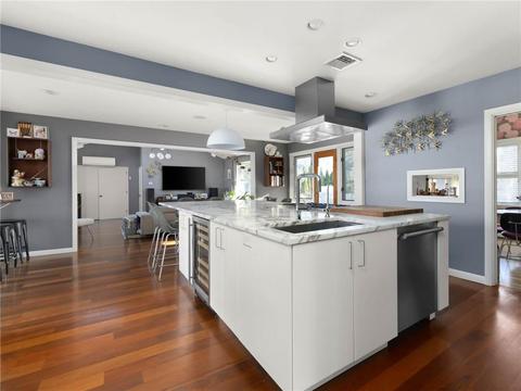 128 Red Chimney Dr, Warwick, RI 02886 photo 3