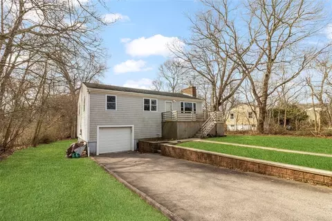 9 Mockingbird Ln, Westerly, RI 02891 photo 2