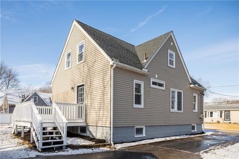 30 Meadowbrook Ave, Warwick, RI 02889 photo 2