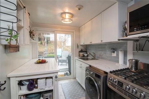 88 Old Post Rd #F, Westerly, RI 02891 photo 2