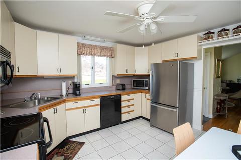 24 Longmeadow Ave, Middletown, RI 02842 photo 9