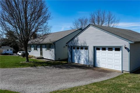 24 Longmeadow Ave, Middletown, RI 02842 photo 3