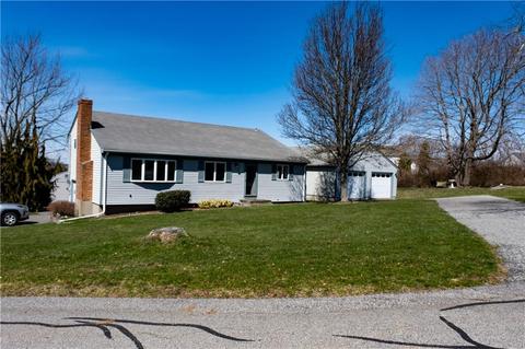 24 Longmeadow Ave, Middletown, RI 02842 photo 2