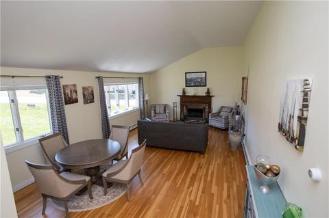 24 Longmeadow Ave, Middletown, RI 02842 photo 5