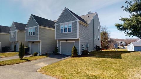 501 Brookhaven Ln, Woonsocket, RI 02895 photo 3