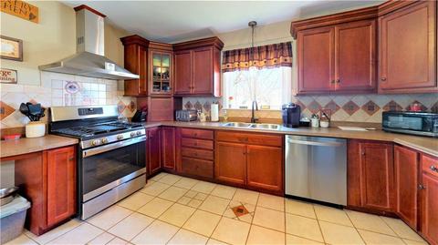 49 Annette Ave, Woonsocket, RI 02895 photo 3