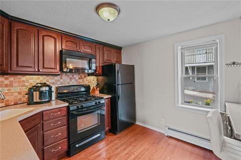 96 Cato St, Woonsocket, RI 02895 photo 5