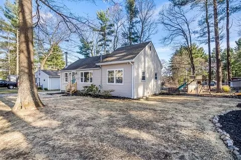 51 Centre Rd, Glocester, RI 02814 photo 4
