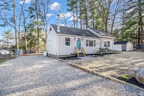 51 Centre Rd, Glocester, RI 02814 photo 2