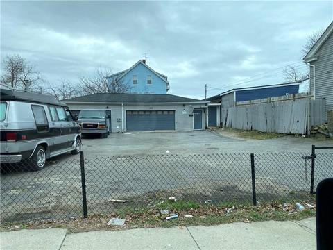 155 Arnold St, Woonsocket, RI 02895 photo 2